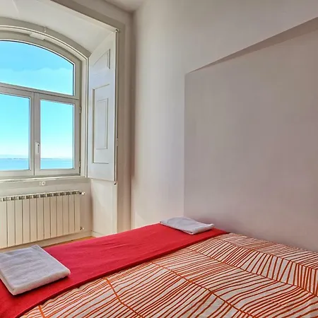 Cais Santarem Tagus River Apartment