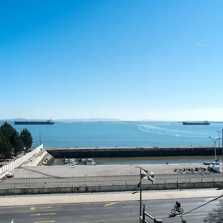 Apartment Cais Santarem Tagus River Lisbon